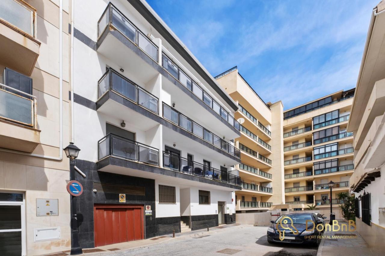 Cozy Apartment With Sea View And Private Parking In Фуeнхирола Екстериор снимка